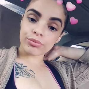 Meet your Posher, Alexis